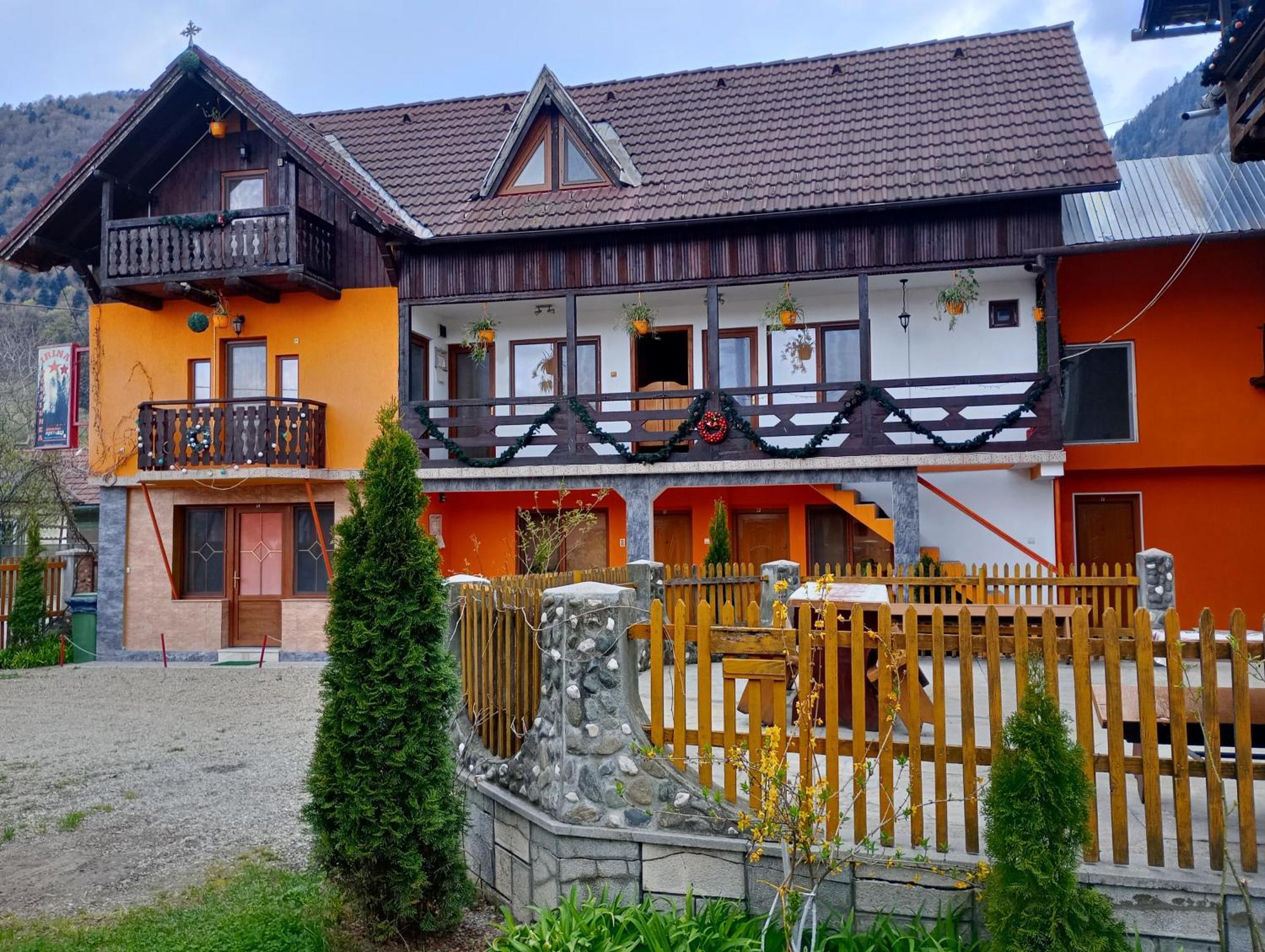 Pensiunea Irina 1 Si 2 Zărneşti Buitenkant foto